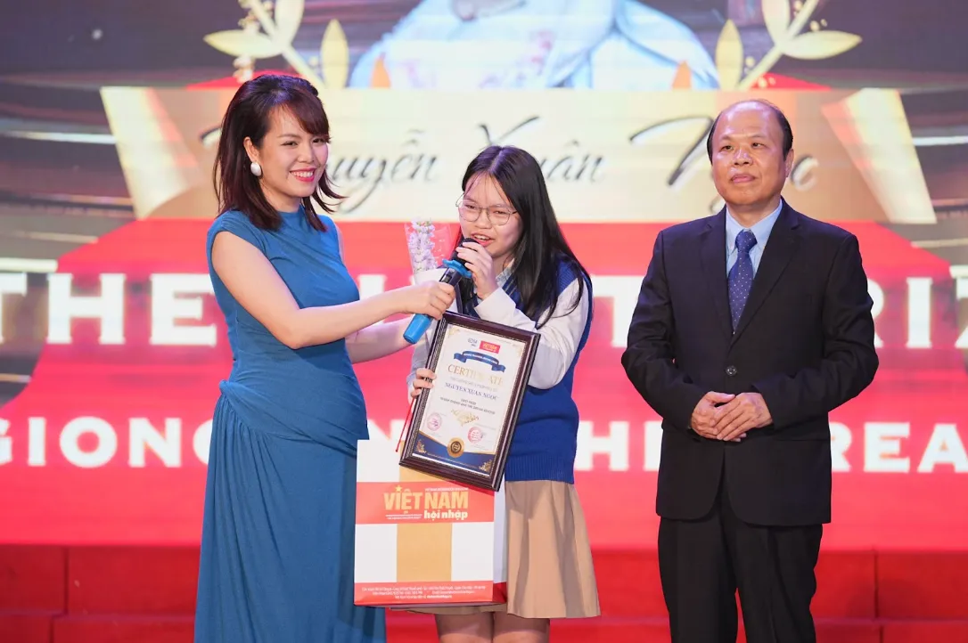 T&igrave;m ra c&aacute;c th&iacute; sinh xuất sắc của cuộc thi viết bằng tiếng Anh &ldquo;Th&aacute;nh Gi&oacute;ng v&agrave; Giấc mơ kh&aacute;t vọng&rdquo; - Ảnh 3.