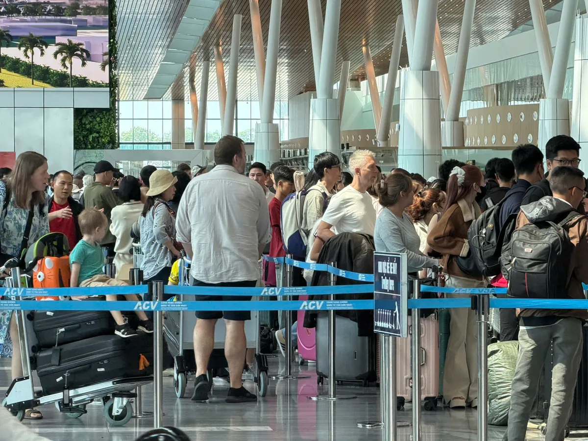 Bão giá nhiên liệu và xung đột địa chính trị: Hàng không Việt chật vật giải bài toán chi phí - Ảnh 4.