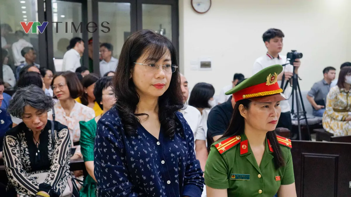 H&agrave; Nội: Cựu hiệu trưởng Trường THCS Ba Đ&igrave;nh hầu t&ograve;a v&igrave; thu tiền dạy th&ecirc;m vượt quy định- Ảnh 3.