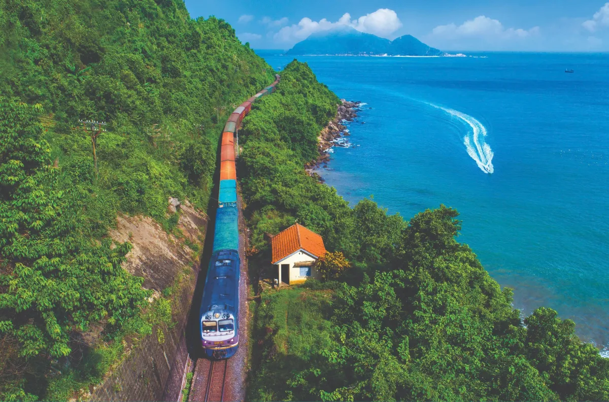 C&uacute; bứt tốc của Đường sắt Việt Nam - Ảnh 2.