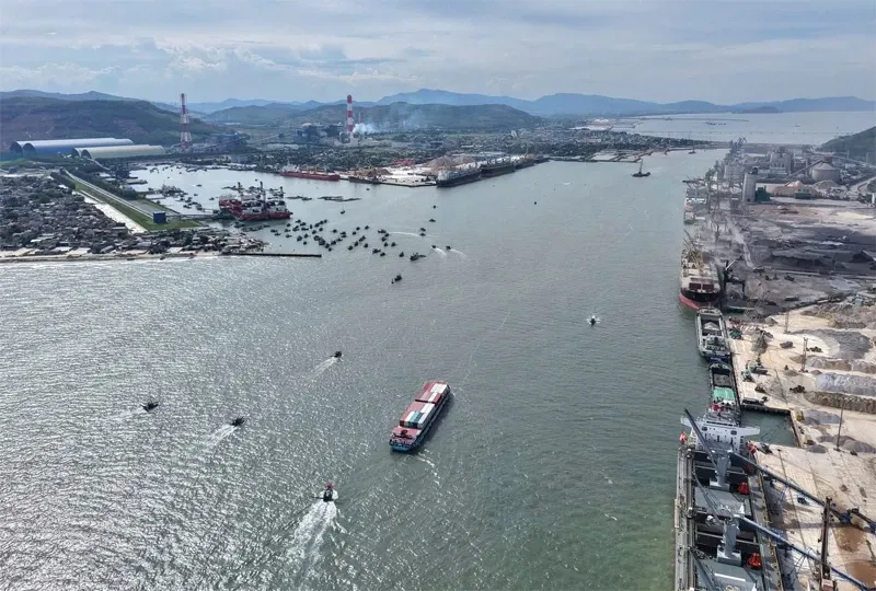 Thanh H&oacute;a tăng tốc ho&agrave;n thiện hạ tầng, sẵn s&agrave;ng &ldquo;đ&oacute;n s&oacute;ng&rdquo; đầu tư năm 2026 - Ảnh 2.