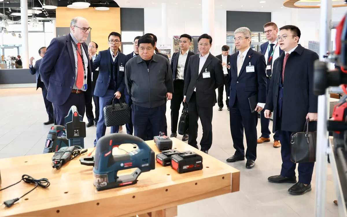Phó Thủ tướng Nguyễn Chí Dũng thăm Tập đoàn Bosch - Ảnh: VGP/Thu Sa