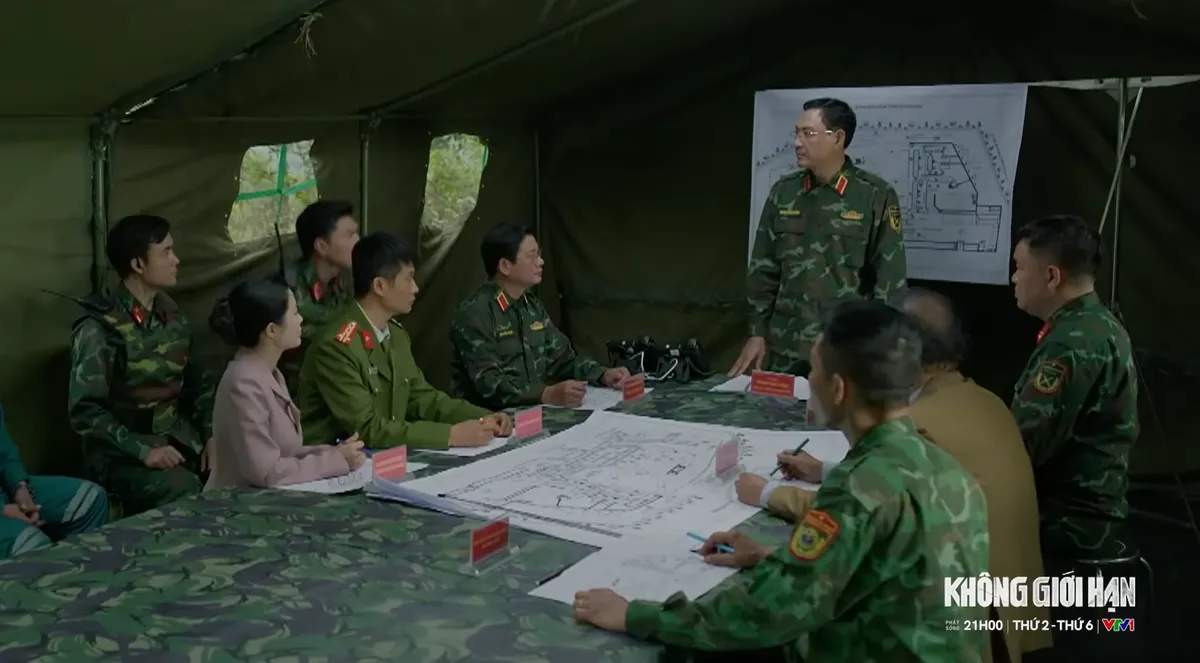 Kh&ocirc;ng giới hạn - Tập 32: Nội bộ nh&oacute;m phản động chĩa s&uacute;ng v&agrave;o nhau, nh&oacute;m con tin được giải cứu - Ảnh 6.