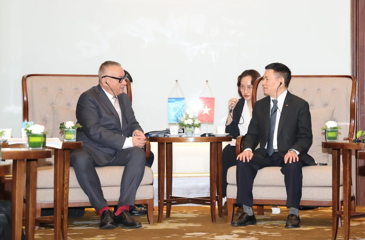 Việt Nam kh&ocirc;ng chỉ muốn ph&aacute;t triển kinh tế nhanh, m&agrave; phải vững, đi xa, đi c&ugrave;ng nhau  - Ảnh 2.