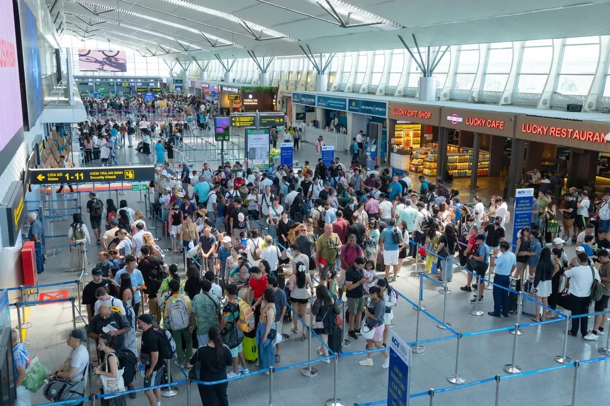 Đà Nẵng kiến nghị tháo gỡ điểm nghẽn tại sân bay - Ảnh 2.
