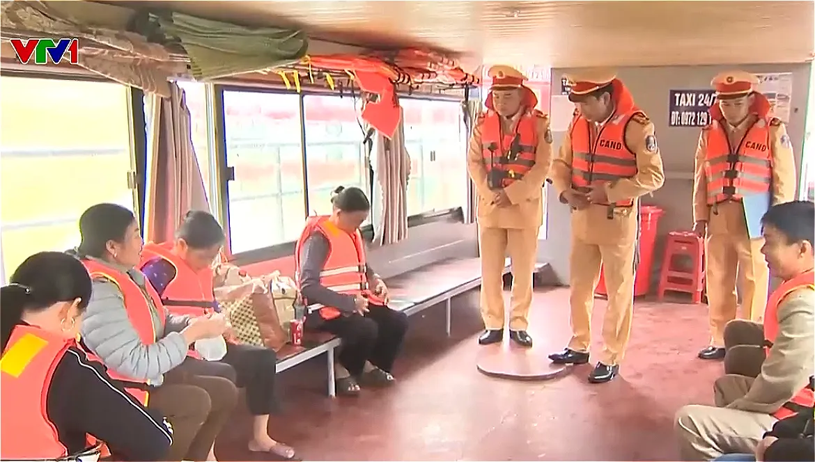 Tăng cường tuần tra, kiểm so&aacute;t, xử l&yacute; vi phạm giao th&ocirc;ng đường thủy - Ảnh 1.