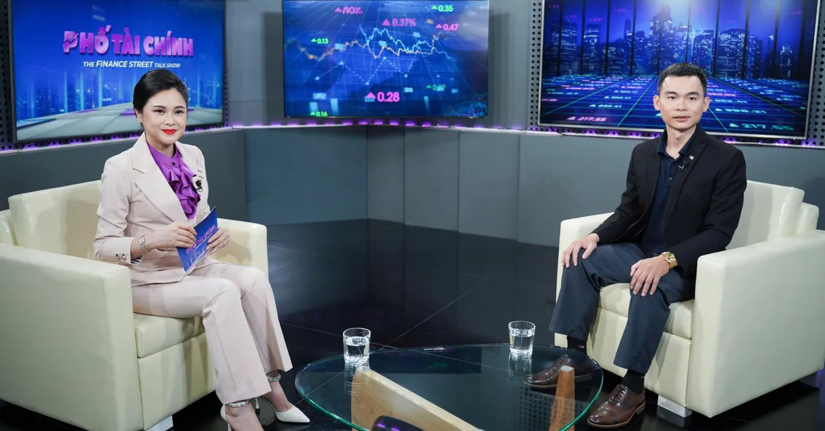 PHỐ T&Agrave;I CH&Iacute;NH: PH&Aacute;T TRIỂN THỊ TRƯỜNG CHỨNG KHO&Aacute;N, G&Oacute;P PHẦN TH&Uacute;C ĐẨY TĂNG TRƯỞNG KINH TẾ- Ảnh 1.