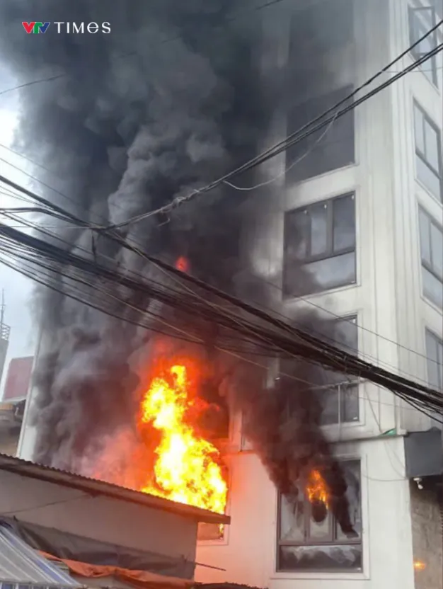 H&agrave; Nội: Nguy&ecirc;n nh&acirc;n ch&aacute;y nh&agrave; ng&otilde; 218 Lĩnh Nam, phường Ho&agrave;ng Mai - Ảnh 4.