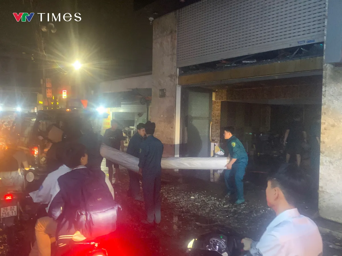 H&agrave; Nội: Nguy&ecirc;n nh&acirc;n ch&aacute;y nh&agrave; ng&otilde; 218 Lĩnh Nam, phường Ho&agrave;ng Mai - Ảnh 7.