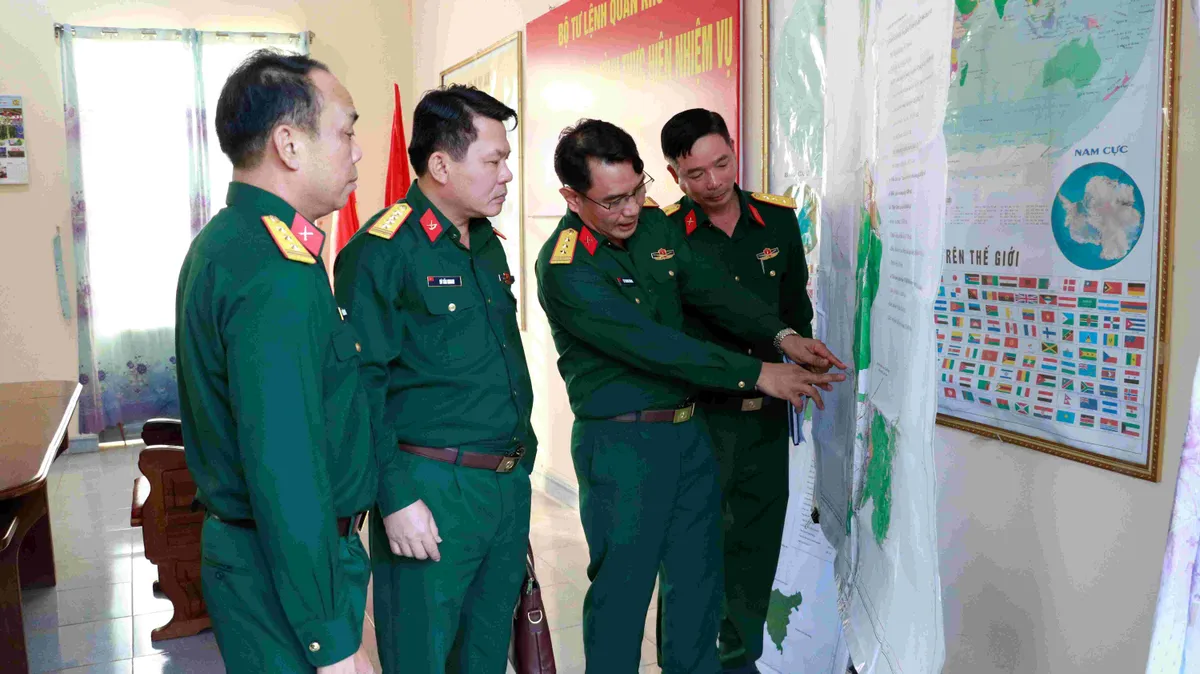 Giữ đất, giữ rừng, tạo sinh kế &ndash; Đo&agrave;n Kinh tế - Quốc ph&ograve;ng Quảng Sơn củng cố &ldquo;thế trận l&ograve;ng d&acirc;n&rdquo; - Ảnh 1.