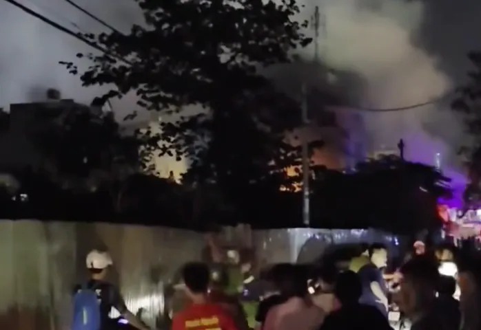 Ch&aacute;y qu&aacute;n cơm chay ở TP Hồ Ch&iacute; Minh, 2 mẹ con tử vong  - Ảnh 1.