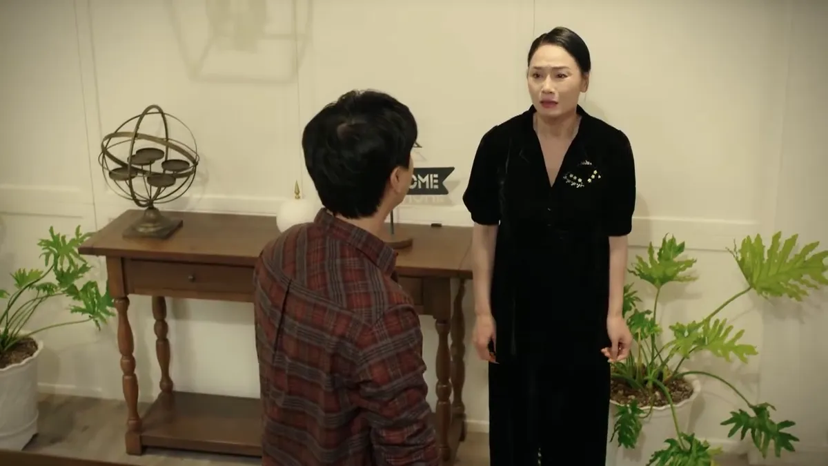 Bước chân vào đời - Tập 14: Quân ngã cầu thang, bà Dung sẽ chấp nhận Thương? - Ảnh 2.