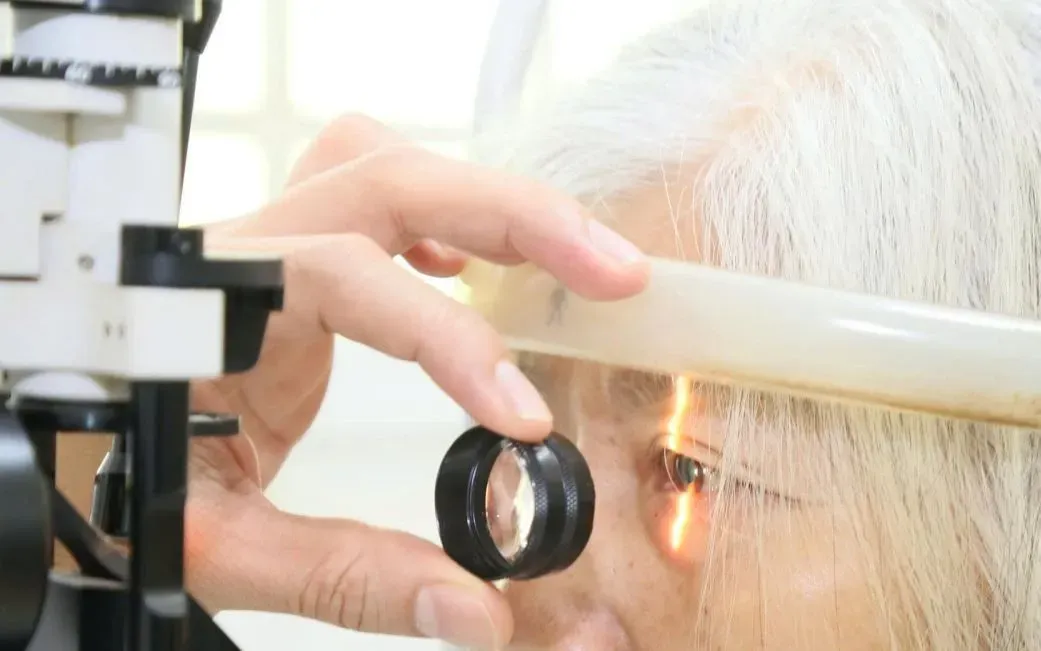 Mờ mắt thất thường có thể là dấu hiệu sớm biến chứng võng mạc do đái tháo đường- Ảnh 1. Mờ mắt thất thường có thể là dấu hiệu sớm biến chứng võng mạc do đái tháo đường- Ảnh 1.