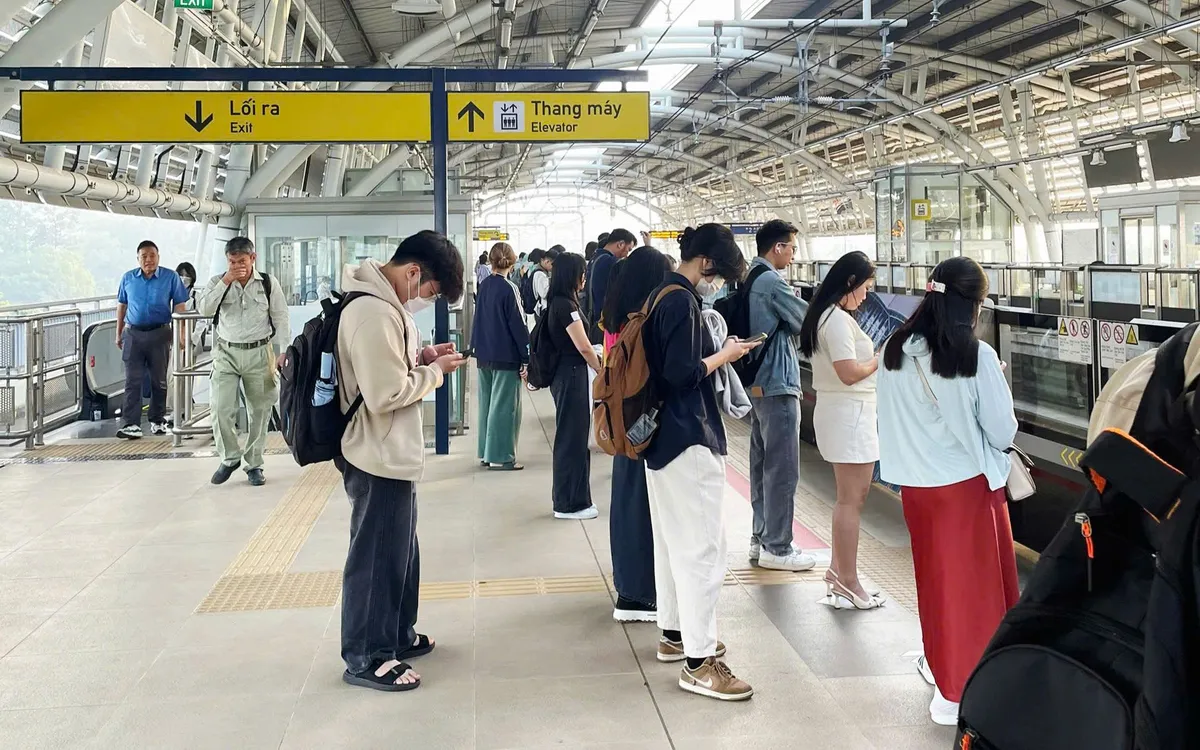 Metro và Xe Buýt TP.HCM Ghi Dấu Sự Thay Đổi: Giá Xăng Tăng