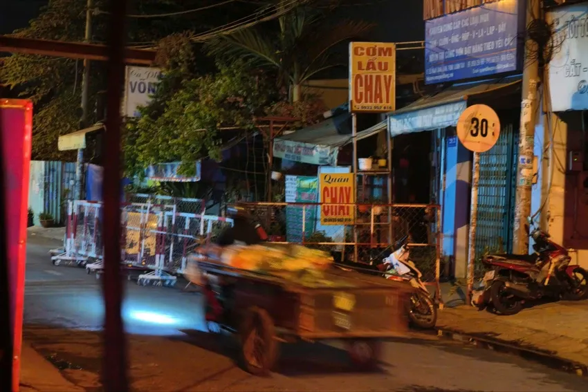 Ch&aacute;y qu&aacute;n cơm chay ở TP Hồ Ch&iacute; Minh, 2 mẹ con tử vong  - Ảnh 3.