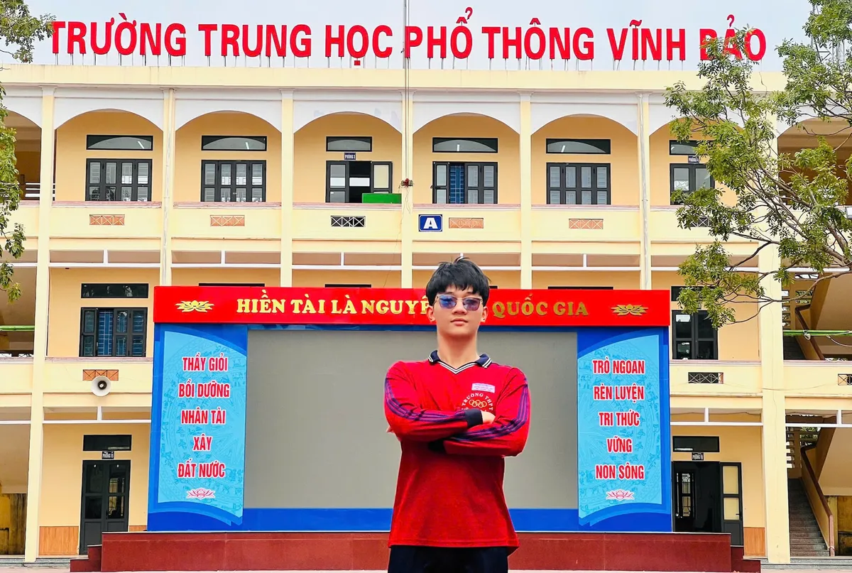 Từ học sinh giỏi Toán đến thủ khoa kỷ lục Bách khoa Hà Nội - Ảnh 1.