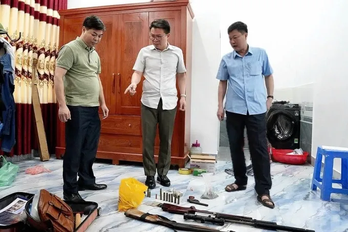 Hơn 200 cảnh s&aacute;t triệt ph&aacute; đường d&acirc;y "x&atilde; hội đen" n&uacute;p b&oacute;ng doanh nghiệp tại Ph&uacute; Thọ- Ảnh 1.