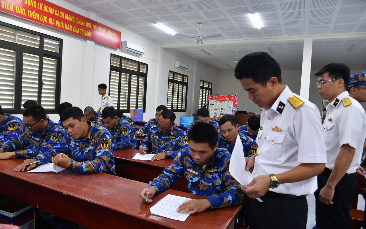 Kiểm tra nhận thức chính trị