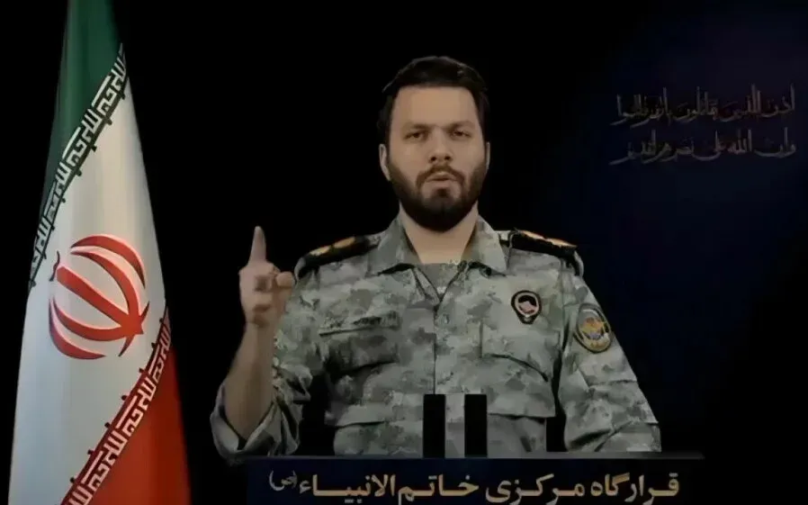 Người phát ngôn Bộ Chỉ huy chung các lực lượng vũ trang Iran Ebrahim Zolfaqari (Ảnh: Dnevnik)