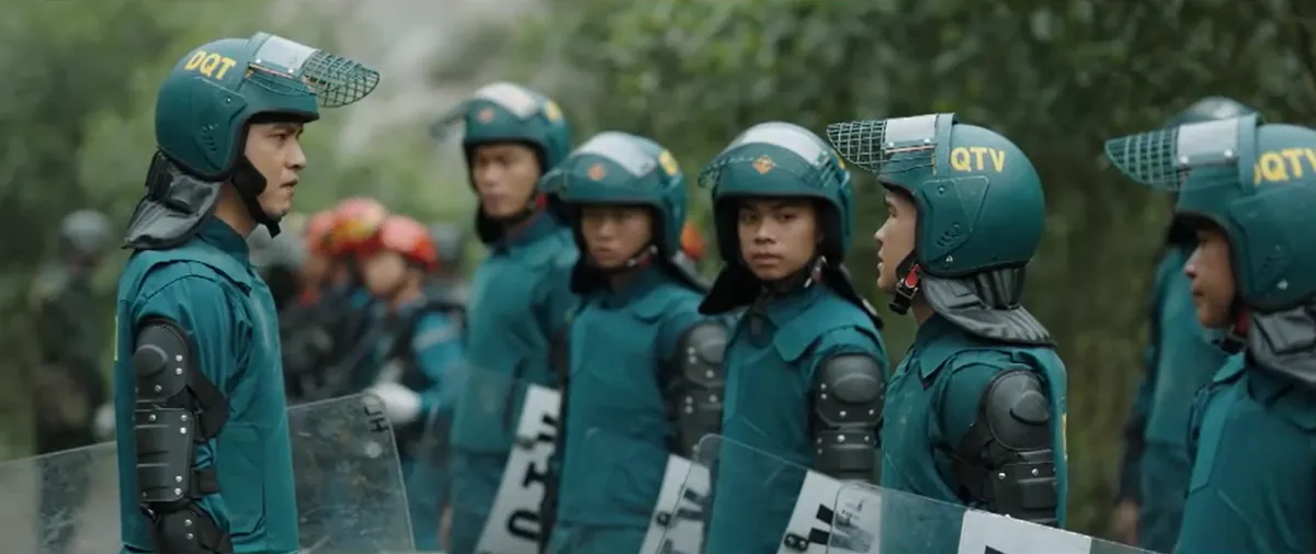 Phim Kh&ocirc;ng giới hạn - Tập 32: Phong - Trang trốn tho&aacute;t, lực lượng bộ đội giải cứu con tin trong hầm sập - Ảnh 16.