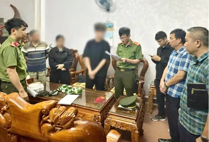 Học sinh lớp 12 lập tr&igrave;nh m&atilde; độc, c&ugrave;ng nh&oacute;m tội phạm chiếm quyền hơn 94.000 m&aacute;y t&iacute;nh- Ảnh 1.