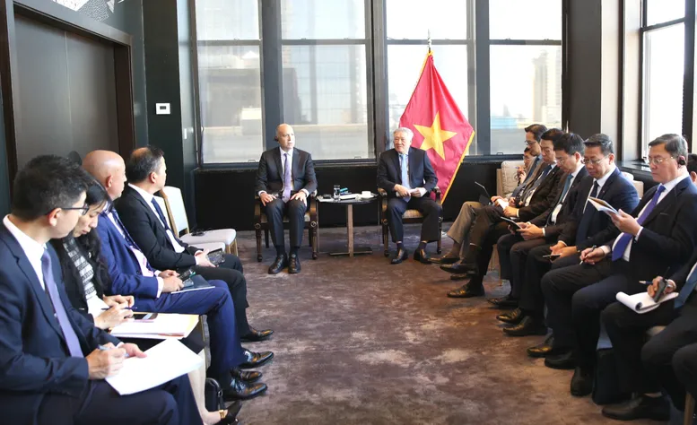 Việt Nam cam kết tạo môi trường đầu tư ổn định, minh bạch và thuận lợi cho các nhà đầu tư - Ảnh 2.