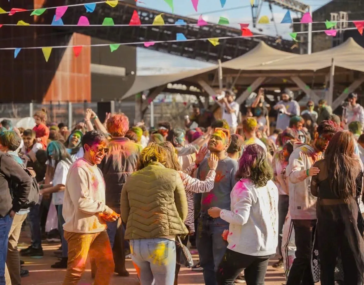 Holi - Lễ hội sắc màu của người Ấn- Ảnh 4. Holi - Lễ hội sắc màu của người Ấn- Ảnh 4.