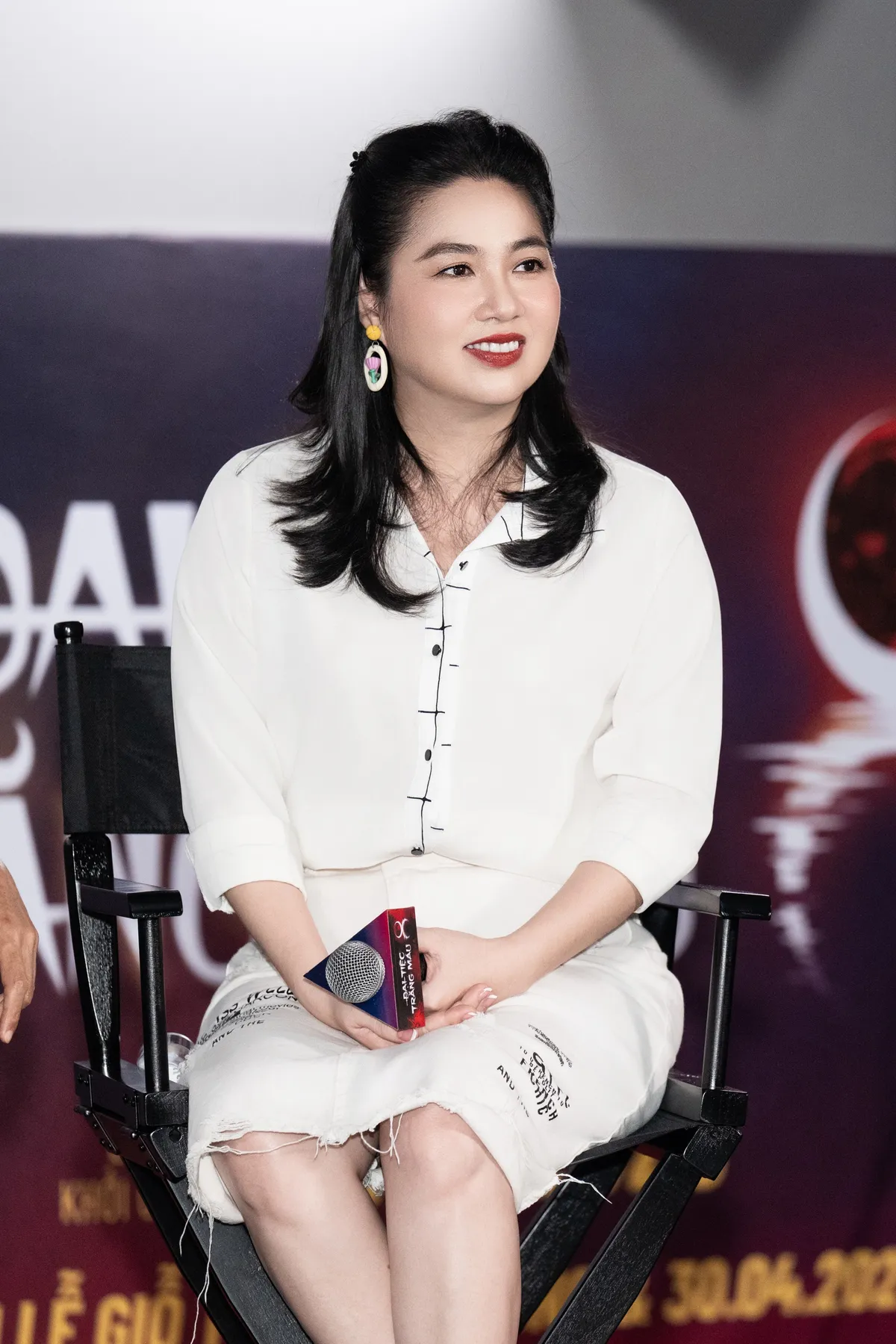 Ph&iacute;a sau tiếng cười của nghệ sĩ - Ảnh 1.