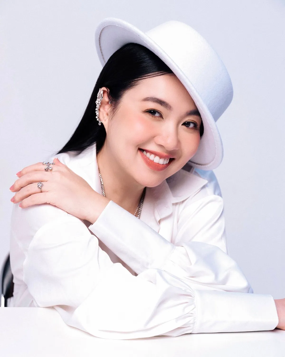 Ph&iacute;a sau tiếng cười của nghệ sĩ - Ảnh 7.