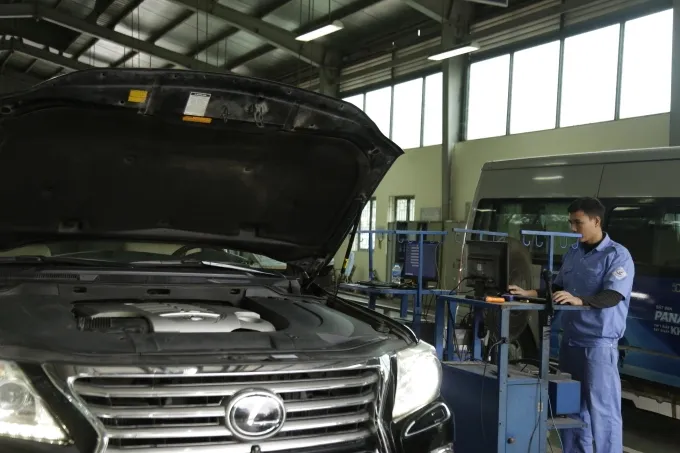 Cục Đăng kiểm l&yacute; giải việc đạp hết ga khi kiểm định kh&iacute; thải xe diesel- Ảnh 1.
