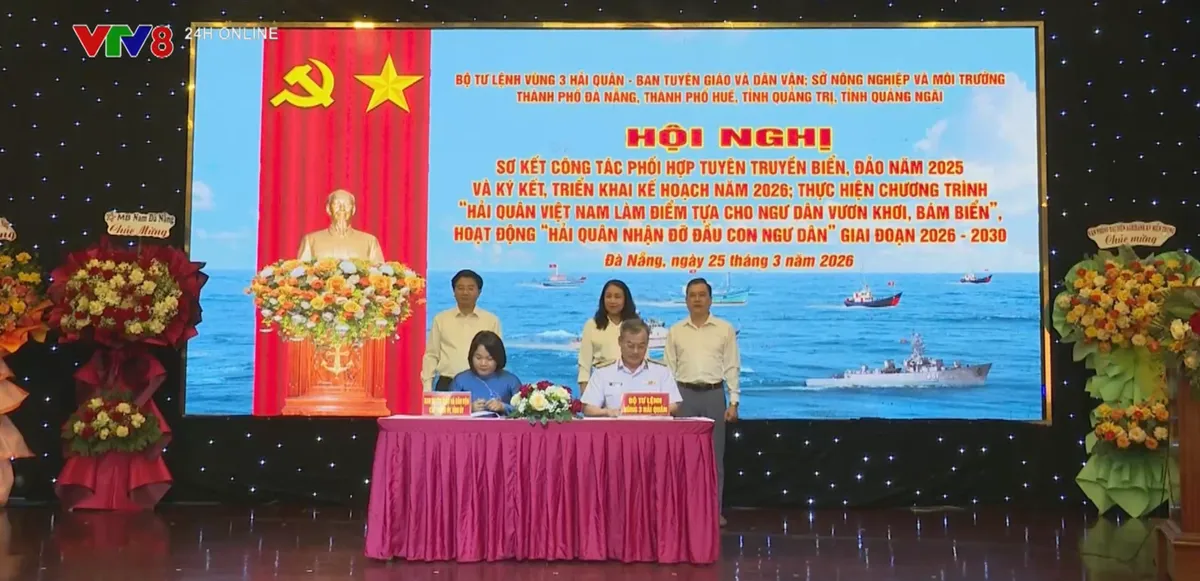 
Tăng cường phối hợp tuy&ecirc;n truyền biển đảo giữa Bộ Tư lệnh V&ugrave;ng 3 Hải qu&acirc;n với 4 tỉnh, th&agrave;nh miền Trung- Ảnh 1.