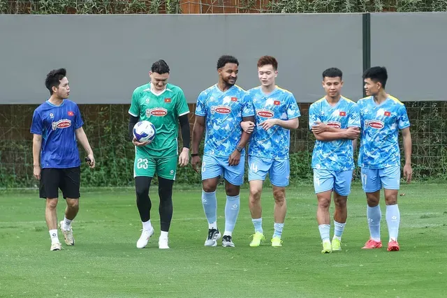 HLV Kim Sang Sik c&oacute; thể tung đội h&igrave;nh mạnh nhất đấu Bangladesh- Ảnh 1.