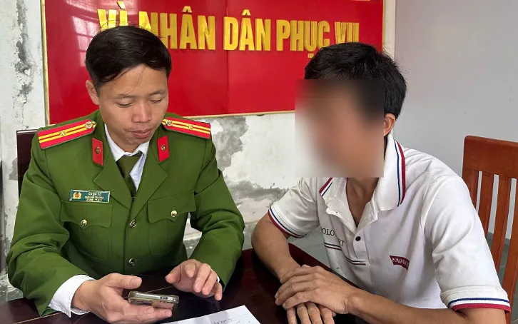 Người đàn ông tránh được cú lừa khi mua vé cào qua livestream