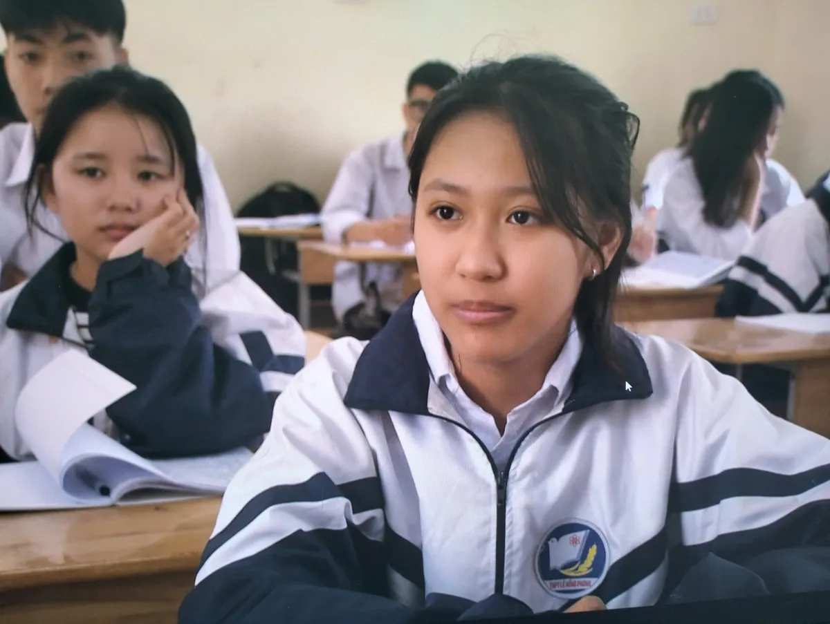Nữ sinh ngh&egrave;o Th&aacute;i Nguy&ecirc;n v&agrave; h&agrave;nh tr&igrave;nh viết tiếp giấc mơ đến trường- Ảnh 2.