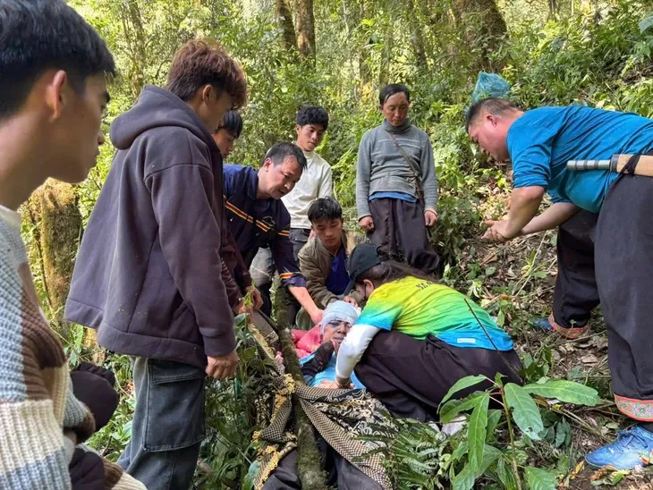 Tìm thấy 2 vận động viên bị lạc trong rừng ở Sơn La - Ảnh 1.