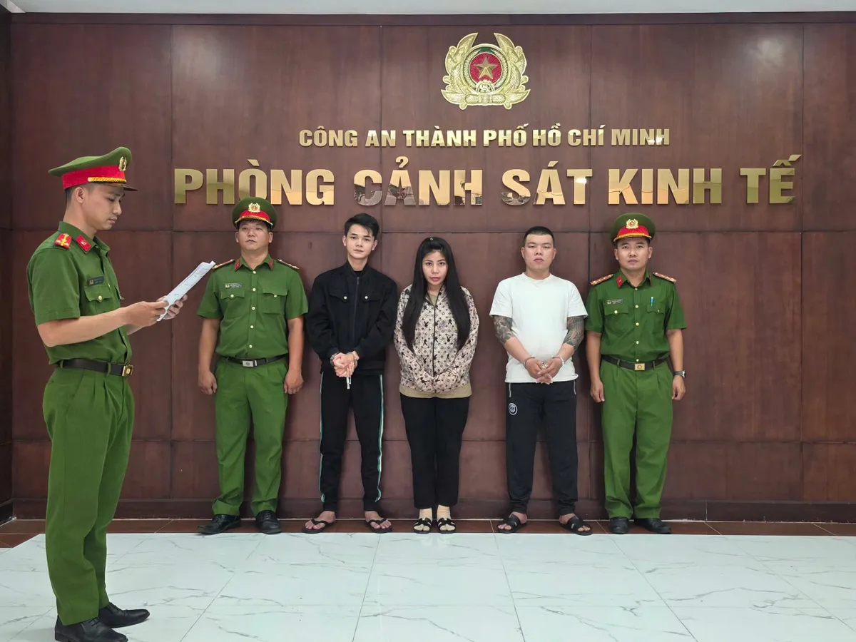 TP Hồ Ch&iacute; Minh: Triệt ph&aacute; đường d&acirc;y "kh&iacute; cười" giao tận nơi, giao dịch hơn 10 tỷ đồng- Ảnh 1.