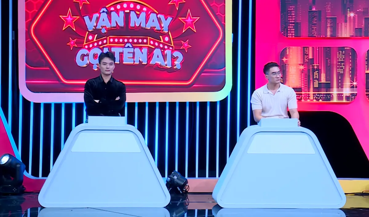 Vận may gọi tên ai? - Tập 4: Cái kết bất ngờ cho sự "hơn thua" của phản diện phim Mưa đỏ - Ảnh 2. Vận may gọi tên ai? - Tập 4: Cái kết bất ngờ cho sự "hơn thua" của phản diện phim Mưa đỏ - Ảnh 2.