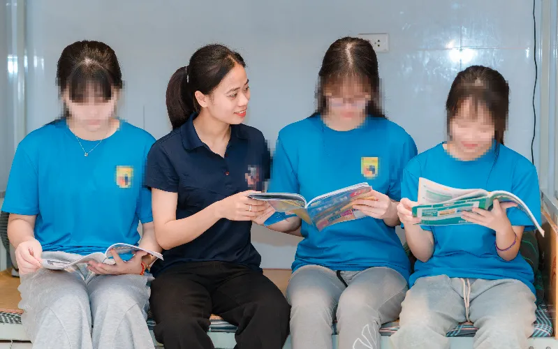Cựu kỷ lục gia đi bộ Thu Trang: Đen sạm trên bãi tập, bươn chải mưu sinh và hành trình "ươm mầm" đặc biệt- Ảnh 3.