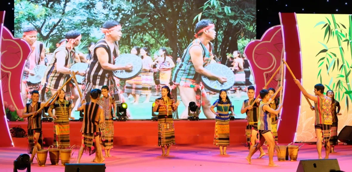 Sức sống di sản nghệ thuật diễn xướng d&acirc;n gian trong d&ograve;ng chảy hiện đại- Ảnh 2.