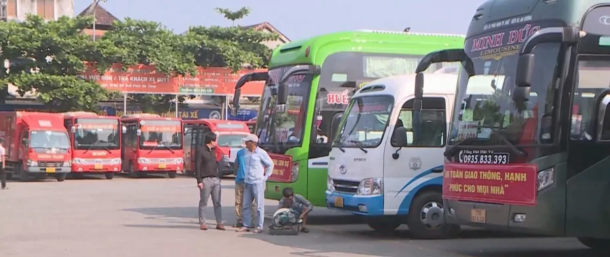 Huế sẽ thu ph&iacute; đỗ xe kh&ocirc;ng d&ugrave;ng tiền mặt tại bến xe, b&atilde;i đỗ xe- Ảnh 1.