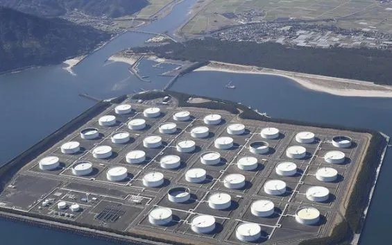 Bể chứa dầu tại kho dự trữ ở Kagoshima, Nhật Bản. (Nguồn: Kyodo/TTXVN)