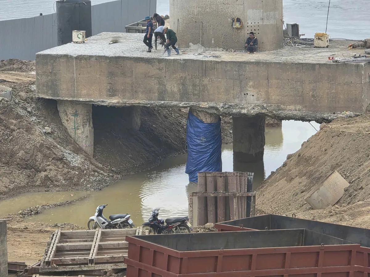 Phú Thọ: Sữa chữa cầu sông Lô chậm tiến độ, yêu cầu thông cầu trước 30/4 - Ảnh 2.