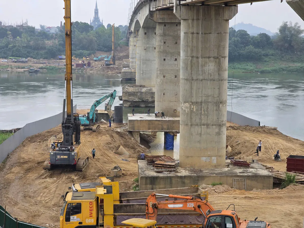 Phú Thọ: Sữa chữa cầu sông Lô chậm tiến độ, yêu cầu thông cầu trước 30/4 - Ảnh 3.
