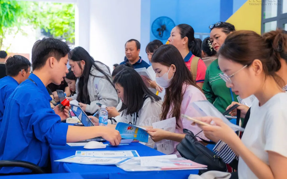 Đại Học Quốc Gia TP.HCM Đứng Đầu Trong Xếp Hạng Khoa Học Tự Nhiên Và Xã Hội Quản Lý