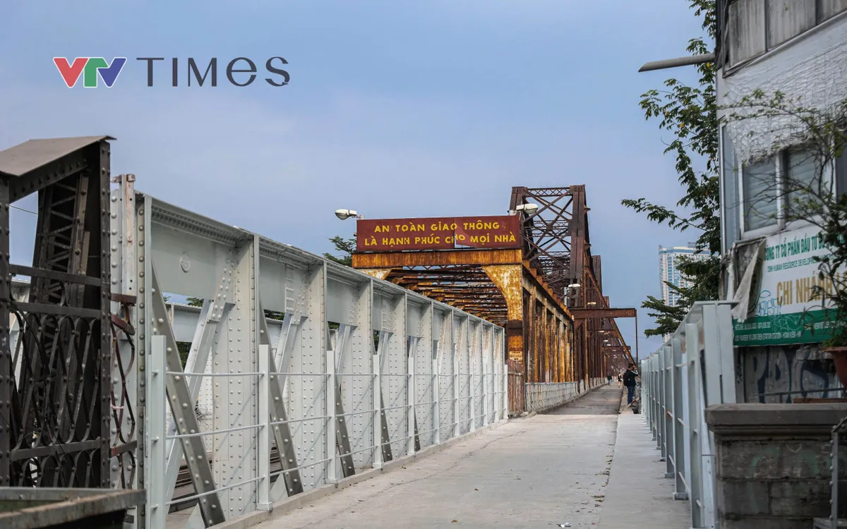 H&agrave; Nội cấm phương tiện qua cầu Long Bi&ecirc;n trong 60 ng&agrave;y, người d&acirc;n di chuyển thế n&agrave;o? - Ảnh 1.