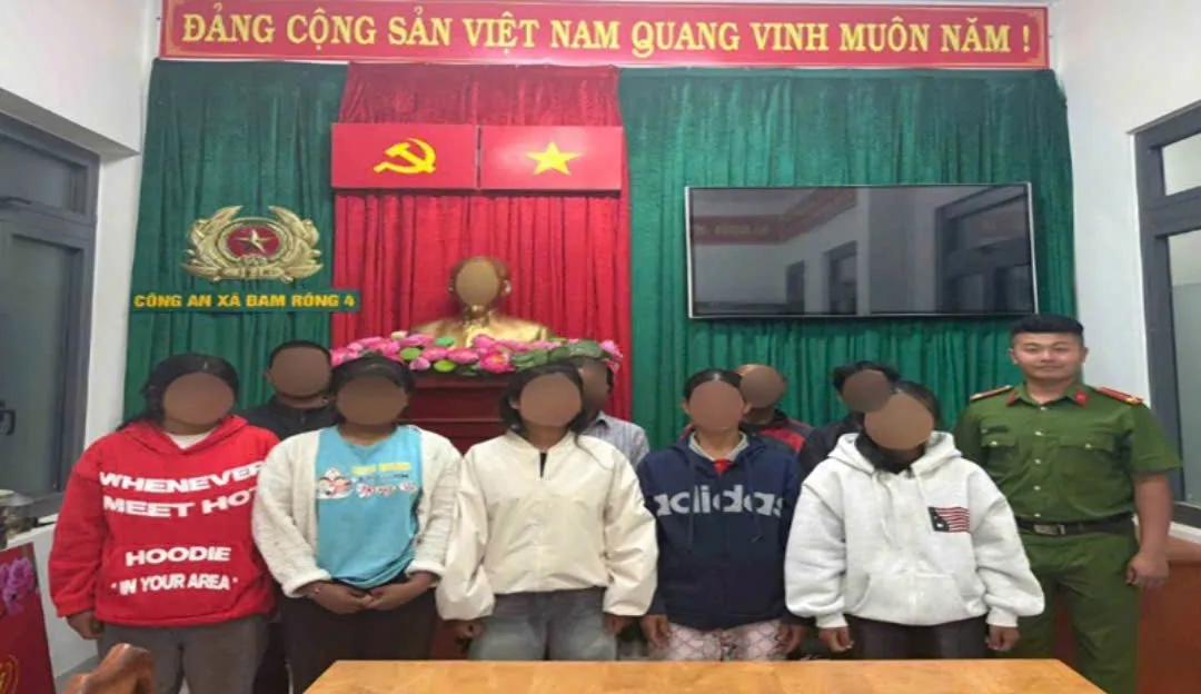 Kịp thời ngăn chặn 4 bé gái bị dụ dỗ "việc nhẹ, lương cao" qua mạng - Ảnh 2.