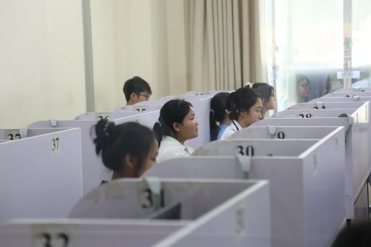 Th&iacute; sinh dự thi Đ&aacute;nh gi&aacute; năng lực chuy&ecirc;n biệt của Đại học Sư phạm TP Hồ Ch&iacute; Minh tăng vọt- Ảnh 4.