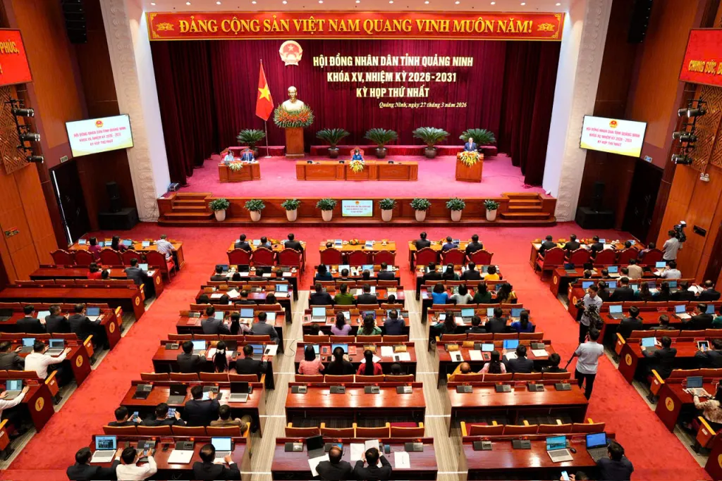 HĐND Quảng Ninh khóa XV bắt đầu nhiệm kỳ bằng yêu cầu đổi mới - Ảnh 1.