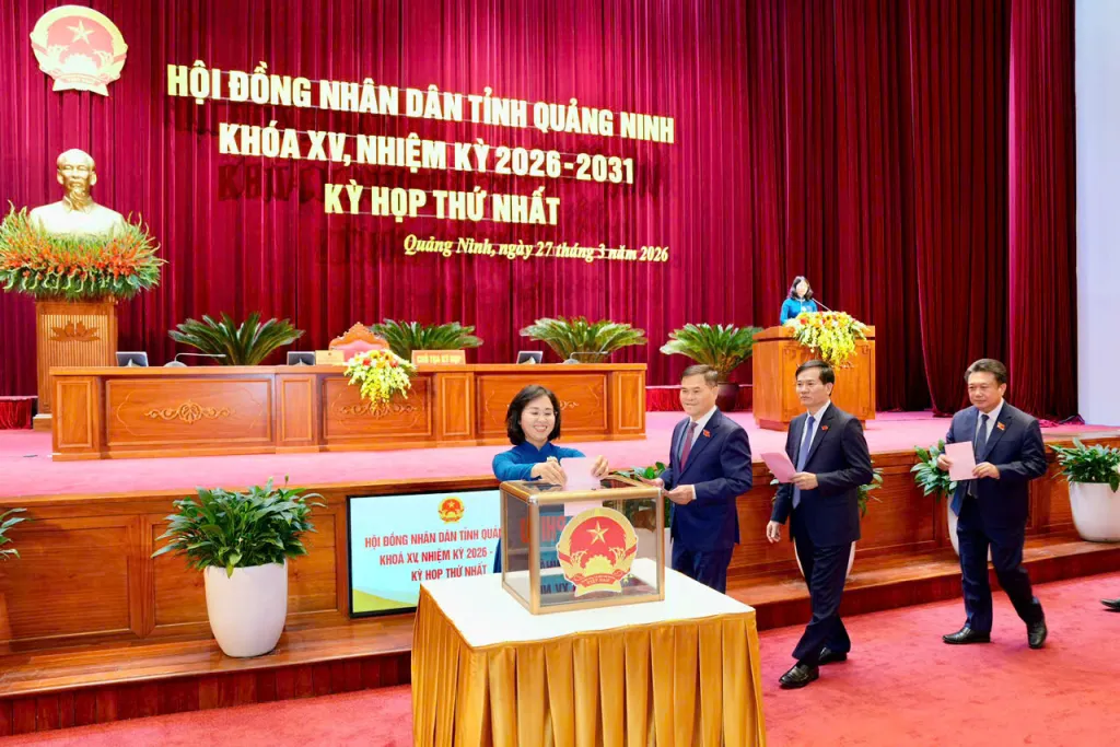 HĐND Quảng Ninh khóa XV bắt đầu nhiệm kỳ bằng yêu cầu đổi mới - Ảnh 2.