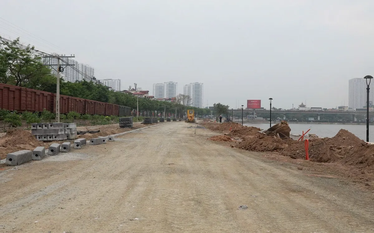 Hoàng Liệt yêu cầu đẩy nhanh tiến độ xây dựng tuyến đường giáp đường sắt Bắc - Nam và hồ Linh Đàm